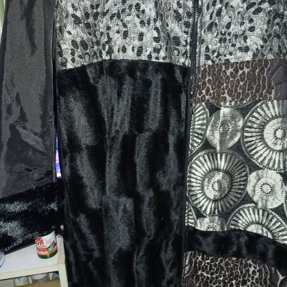 Lindi size large coat - Picture 5 of 11